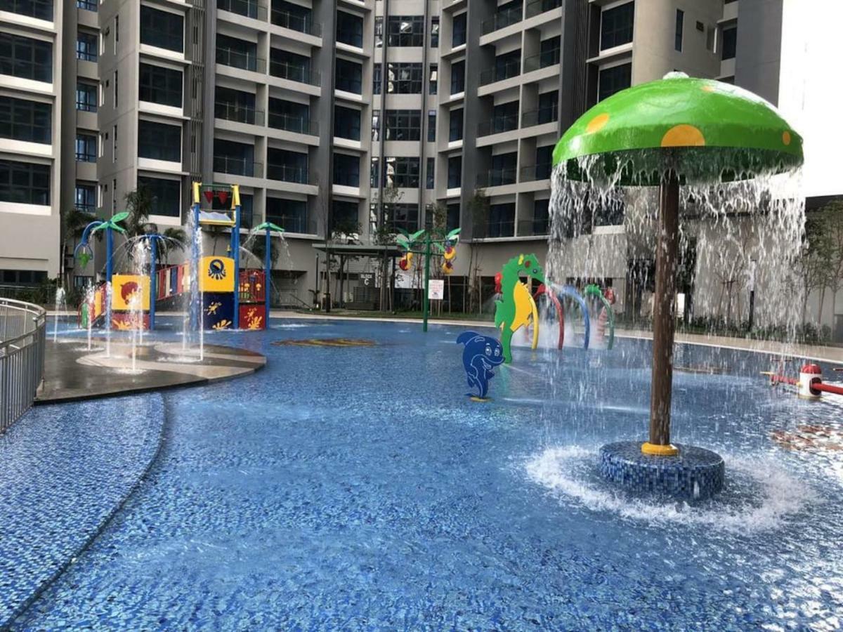 Ys Atlantis Residences Melaka - Pool View Extérieur photo