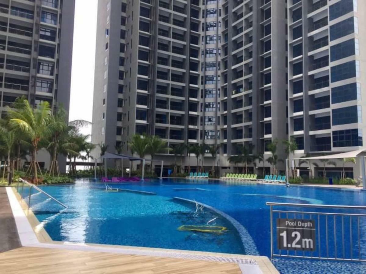 Ys Atlantis Residences Melaka - Pool View Extérieur photo